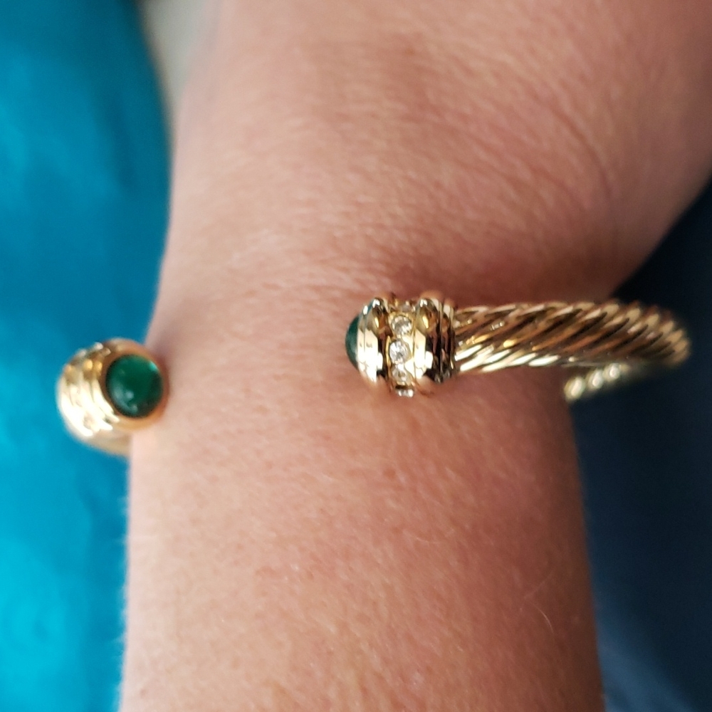 Cable bracelet